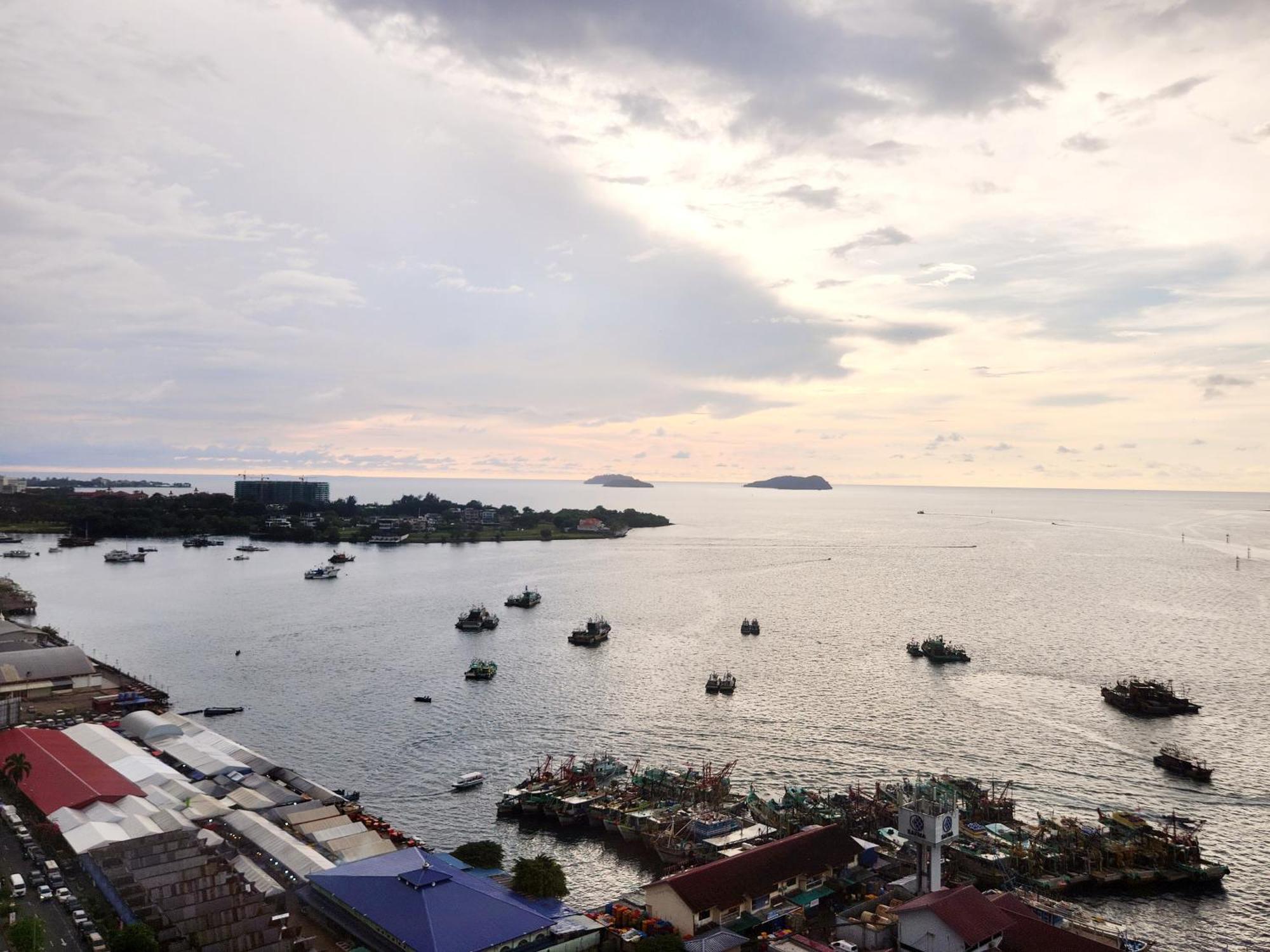 The Shore Kota Kinabalu City Centre By Lw Suites Δωμάτιο φωτογραφία